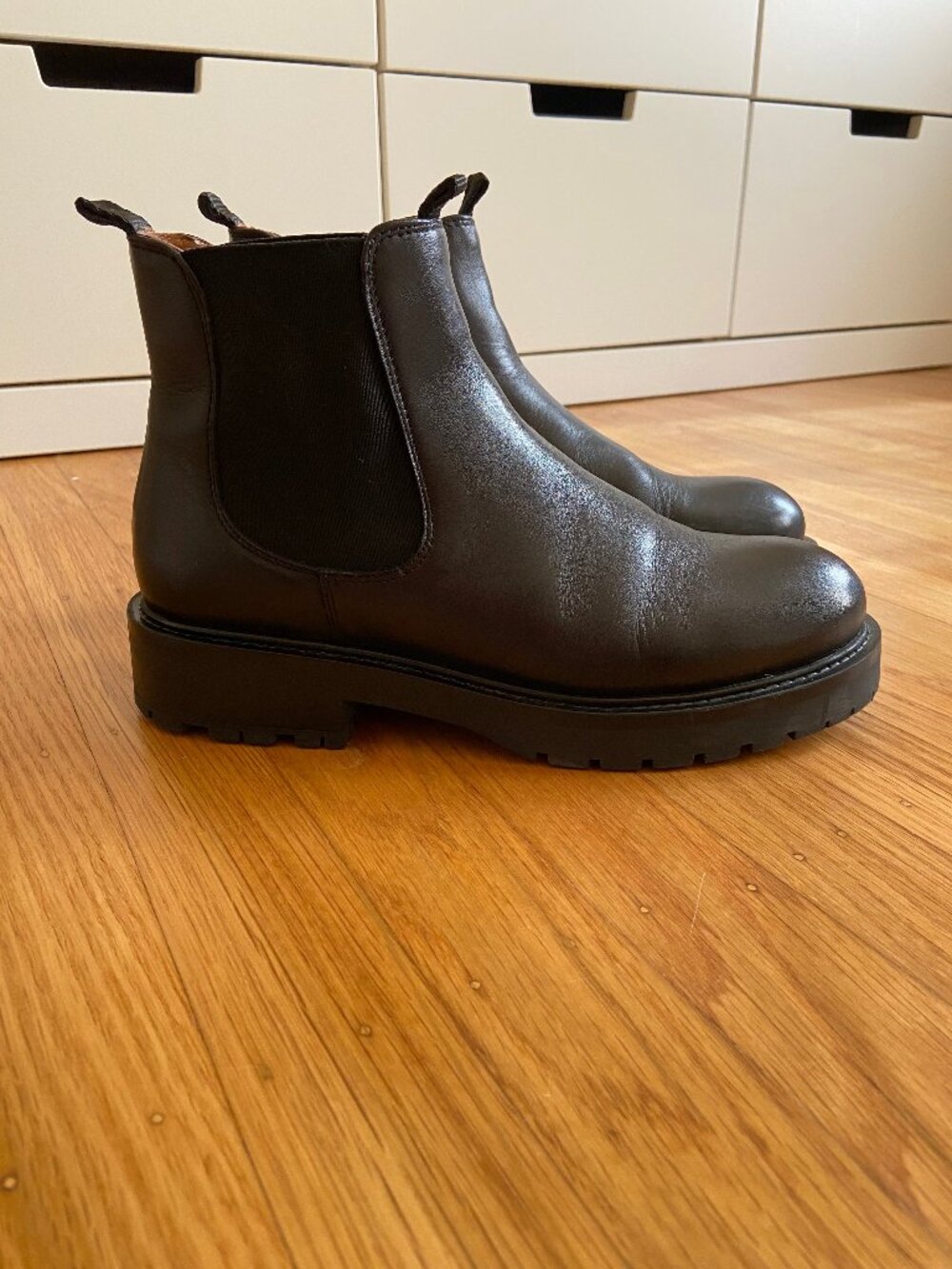 Pavement Black Marit Chelsea Boots Like New Size EU 40 with Lug Sole
